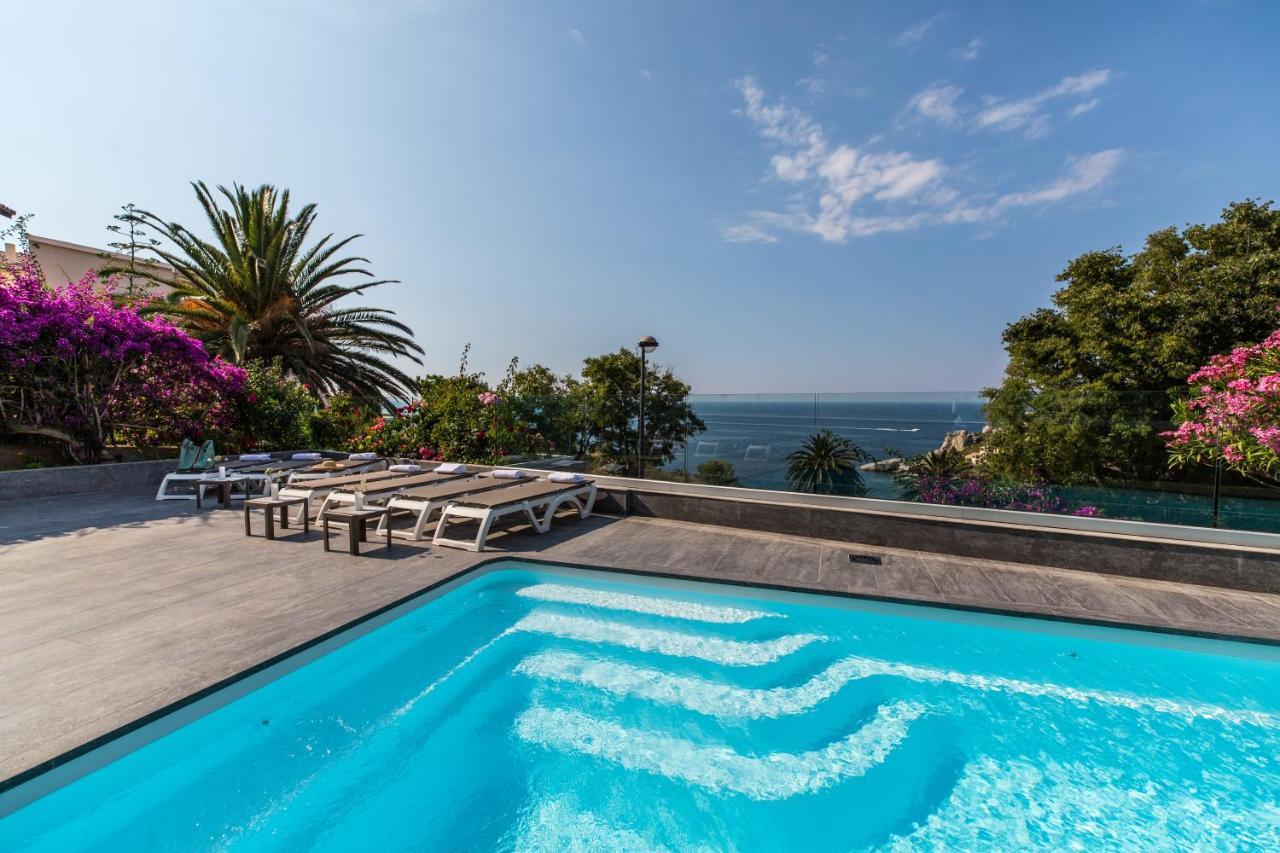 Hotel Villa R Кальви Экстерьер фото