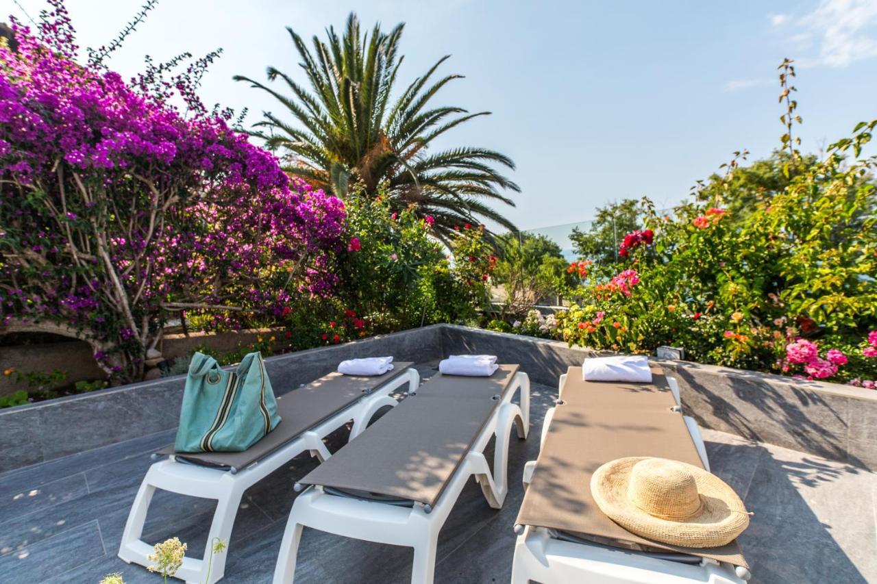 Hotel Villa R Кальви Экстерьер фото